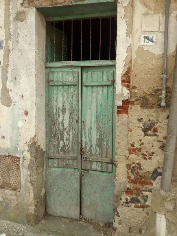 La porta in cui ho trovato riparo la sera della tragedia  dell' 11 Ottobre del 1959 a San Nicola Da Crissa.